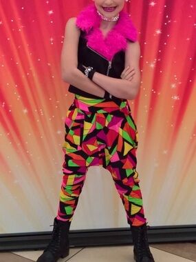 Weissman Black Cropped Vest with Hot Pink Faux Fur Collar and Multicolored Pants